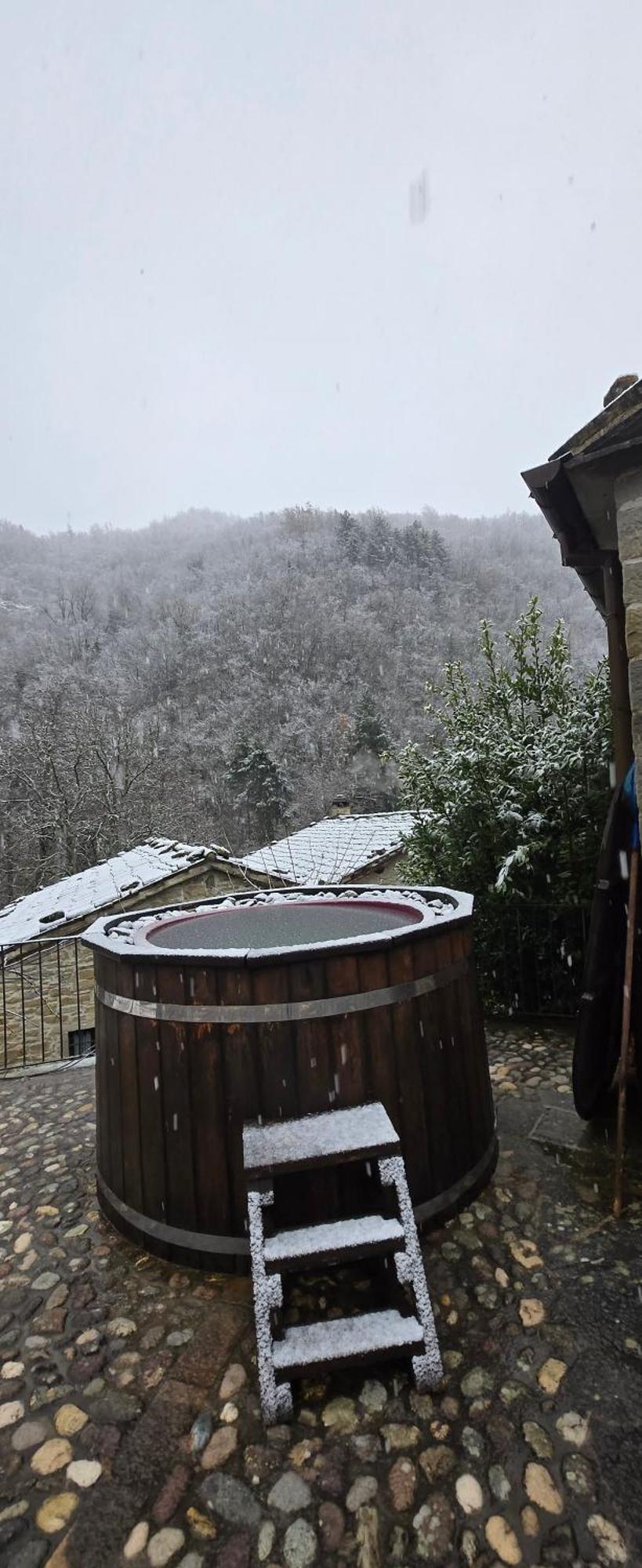 Borgo Corniola B&B Naturista Bed & Breakfast *